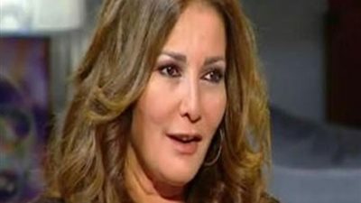 الفنانة آثار الحكيم تتعرض لوعكة صحية وتنقل إلى المستشفى