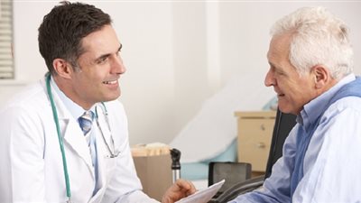 خدمات مجانية تقدم لكبار السن بالوحدات الصحية