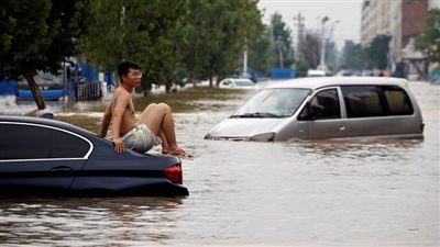 مصرع شخص باليابان وإجلاء 60 ألفا آخرين بسبب الفيضانات