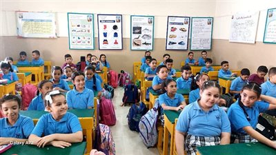 استقبال التلاميد بالبالونات والحلوي
