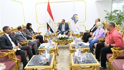 محافظ قنا يشيد بجهود برنامج النمو الأخضر لتطوير زراعه قصب السكر