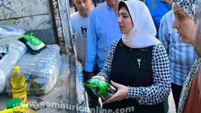 الصديق تشهد توزيع كرتونات مواد غذائية للأسر الأولى بالرعاية