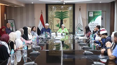 الطفولة والأمومة والمعاهد الأزهرية يكرمان أوائل شهادات القراءات من غزة