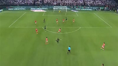 ناصر ماهر يحاول إدراك التعادل للزمالك بصاروخية فوق مرمى الشناوي