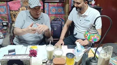 عليه العوض في المسرح الخاص