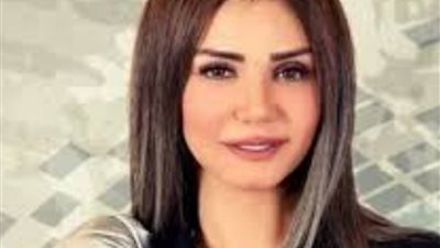 الموت يفجع الفنانة ايناس عز الدين