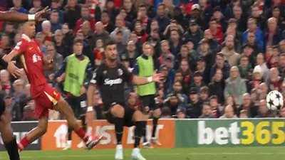 أليسون ينقذ مرمى ليفربول من تسديدة أورسوليني