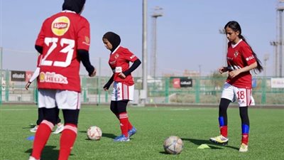 الأهلي والزمالك يتواجهان فى الكرة النسائية لأول مرة .. الموعد والقناة الناقلة
