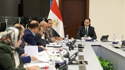 نائب وزير الصحة يتابع مستجدات العمل بمنظومة سلاسل الإمدادات
