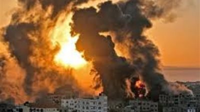 الاحتلال الإسرائيلي يستهدف مسجدا أمام مستشفى شهداء الأقصى