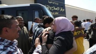 شاهد.. فرحة أهالى المفرج عنهم بمناسبة نصر أكتوبر المجيد