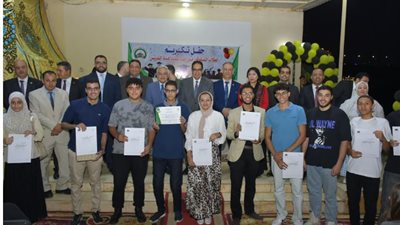رئيس جامعة القاهرة يشهد حفل تكريم المتفوقين من أبناء هيئة التدريس