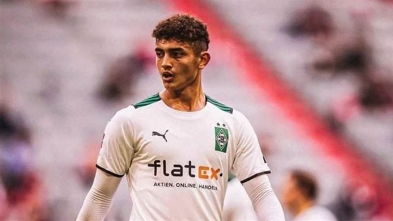 مصطفي أشرف لاعب بوروسيا