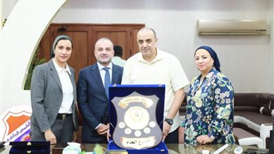اتحاد السلاح يسلم الدرع العام إلى نادي الشمس