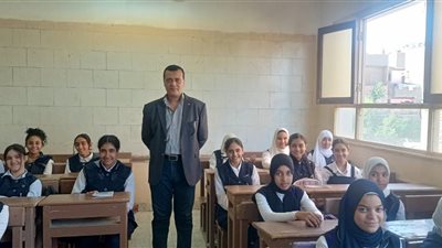مدير تعليم قنا يفاجئ ٤ مدارس بنقادة