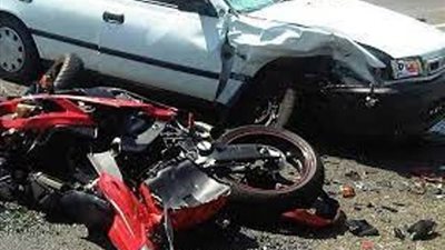 إصابة شقيقين فى تصادم سيارة ودراجة بخارية بمدينة سوهاج الجديدة