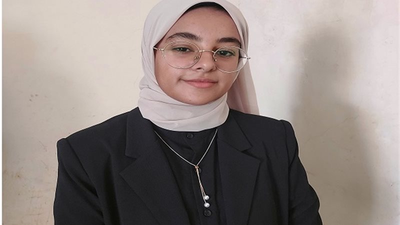 الطالبة أروى محسن