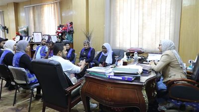 نائب محافظ الوادي الجديد تلتقي ممثلي 