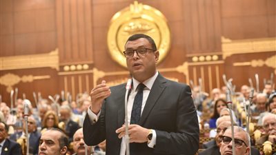 وزير الإسكان يناقش مشروع تعديل بعض أحكام قانون البناء رقم 119 لسنة 2008