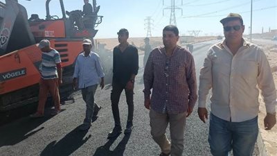 رئيس جهاز الشروق يُعلن الإنتهاء من أحدث مشروعات الطرق بالمدينة.. صور
