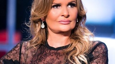 هانى البحيرى يكشف سر فستان يسرا المثير للجدل بفيلم 