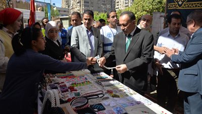 محافظ أسيوط يفتتح معرض السلع لإدارة 