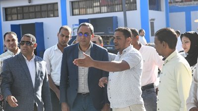 محافظ قنا يفتتح محطة مياه نقادة المدمجة