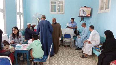 الكشف على 800 حالة بقرية كوم يعقوب بأبو شتيت