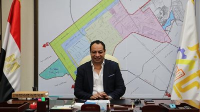 رئيس جهاز ٦ أكتوبر: سلالم كهربائية لتخفيف الزحام على طريق الواحات