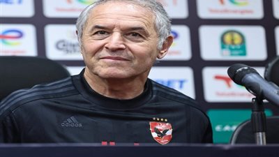 كأس السوبر المصري .. كولر يعقد محاضرة فنية للاعبي الأهلي
