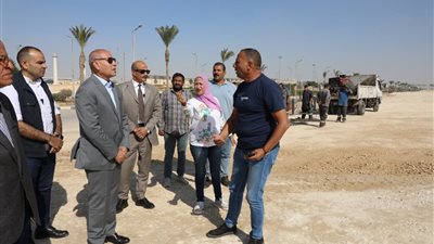 محافظ القاهرة يتابع أعمال إقامة ساحتى انتظار السيارات للوفود المشاركة للمنتدى الحضري العالمي