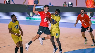 نهائي أفريقيا لكرة اليد.. الأهلي يتقدم على فلاورز 22-11 بالشوط الأول
