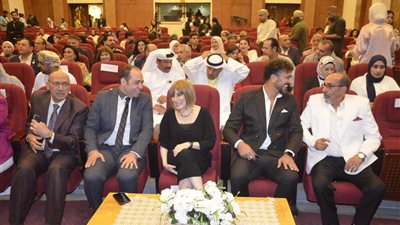 عمرو قابيل: المسرح هو الذي علمنا الحب والحق والمقاومة