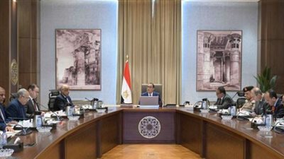 رئيس الوزراء يترأس اجتماع اللجنة الرئيسية لتقنين أوضاع الكنائس