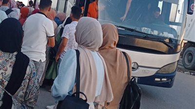 الدفع بـ١٠ باص نقل عام و١١٠ ميكروباص لحل مشكله تكدس الركاب ببلطيم