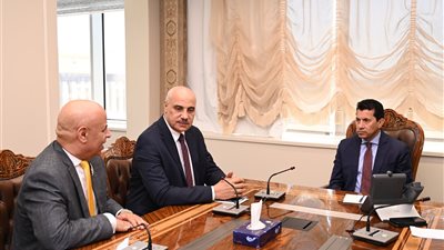 وزير الشباب يبحث الفرص الاستثمارية مع الاتحاد العام للمصريين بالسعودية