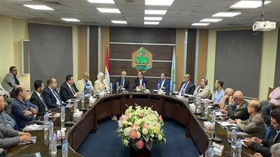 في لقاء موسع بجمعية مستثمري العاشر البنك الأهلي وتحديث الصناعة