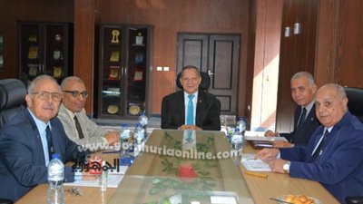 رئيس جامعة دمياط يترأس إجتماع لجنة إختيار عميد كلية العلوم