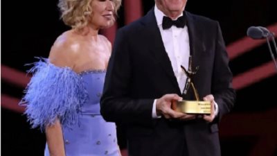 لإسهاماته البارزة بالسينما.. منح محمود حميدة جائزة الإنجاز الإبداعي