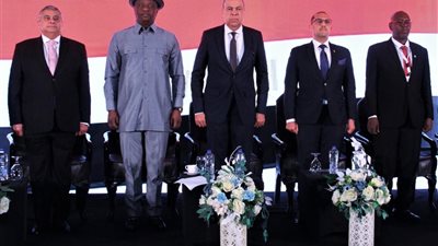 الحفني : حريصون علي تطوير النظم والسلامة الجوية ومتابعة التقنيات المتطورة.