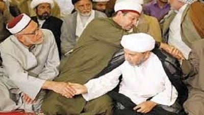 المُصافحة بعد الصلاة مشروعة ولهذا السبب كرهها بعض العُلماء