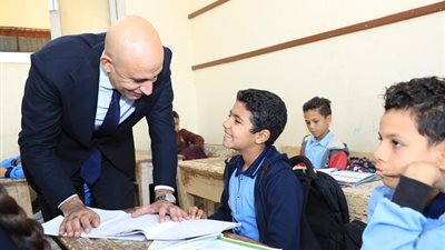 وزير التعليم يجري جولة تفقدية مفاجئة لعدد من المدارس بالبحيرة