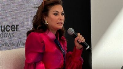 هند صبري خلال ندوة بالجونة : كان حلمي أكون سفيرة