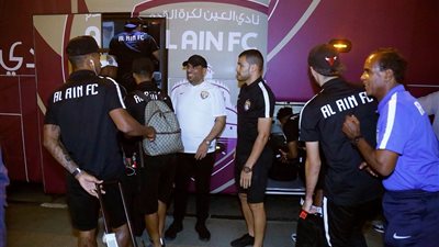 بعثة العين الاماراتي تصل القاهرة استعدادًا لمواجهة الأهلي.. فيديو