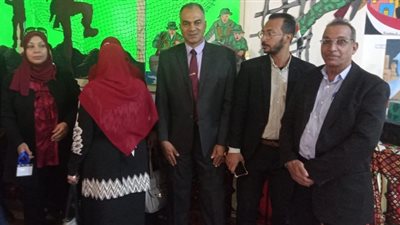 روح أكتوبر لوحات فى معرض لتكريم أسر الشهداء بالوادى الجديد
