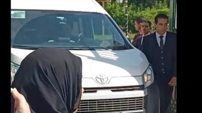 جثمان حسن يوسف يتوجه إلى مقابر العائلة بالواحات بعد انتهاء الجنازة