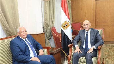 وزير التعليم يلتقي محافظ الوادي الجديد لبحث انشاء أول مدرسة STEM