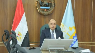 محافظ كفر الشيخ يتابع سير العمل بالمركز التكنولوجي بمطوبس