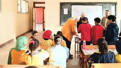 تفاصيل زيارة مديرة «تعليم القاهرة» إلى مدارس مدينة الشروق.. صور