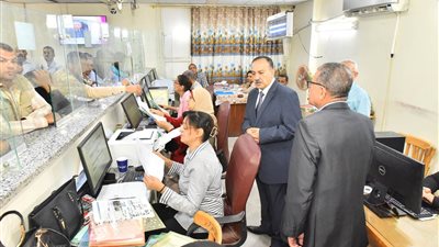 محافظ أسيوط يستكمل جولاته بالمراكز التكنولوجية ولقاء المواطنين